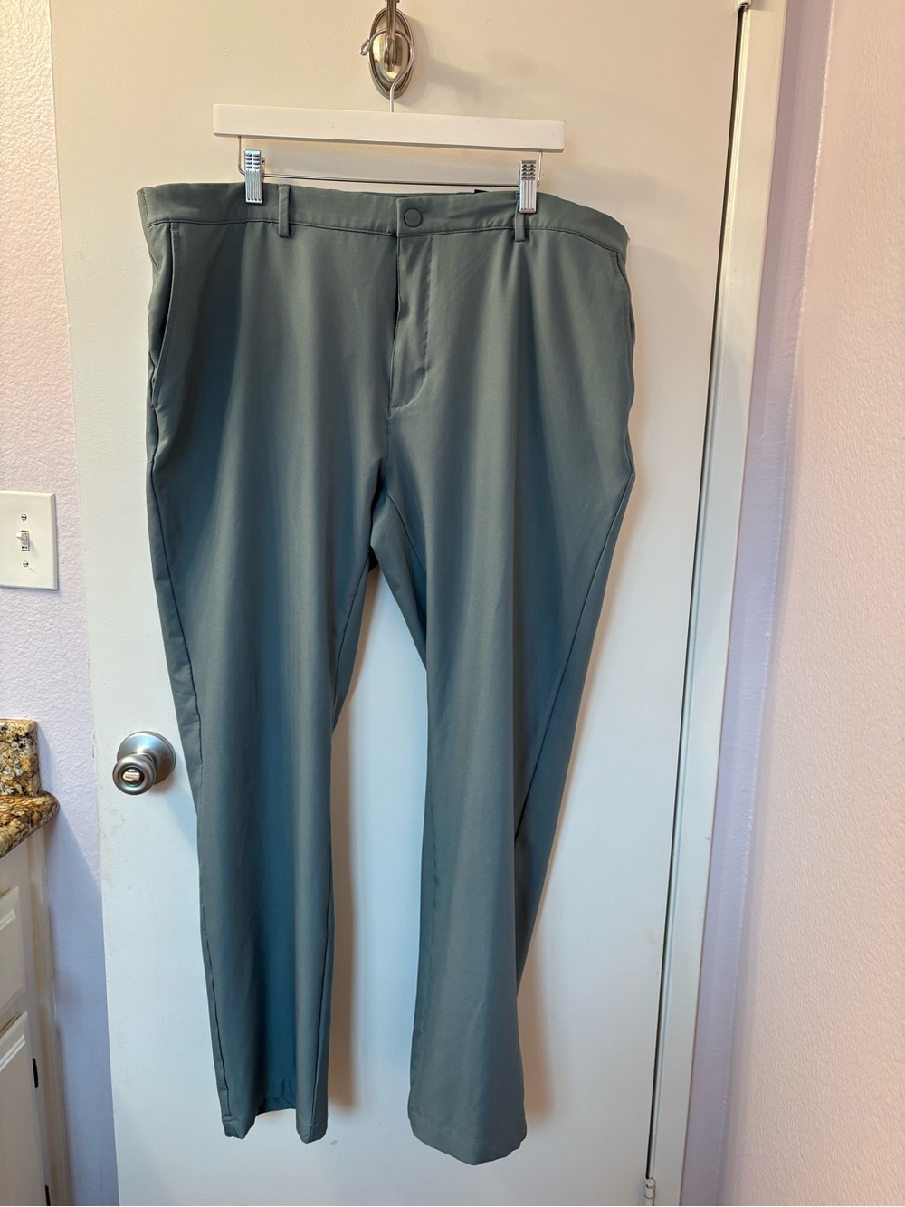 Greg Norman Gray/Blue Golf Performance Pants Size 40x32 Excellent Condition